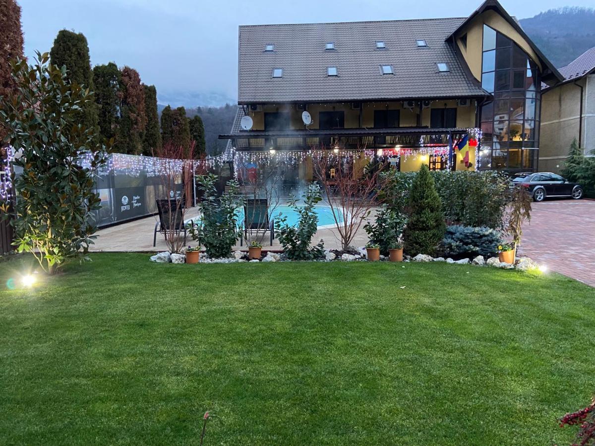 Pensiunea Alfrid Calimanesti Exterior photo